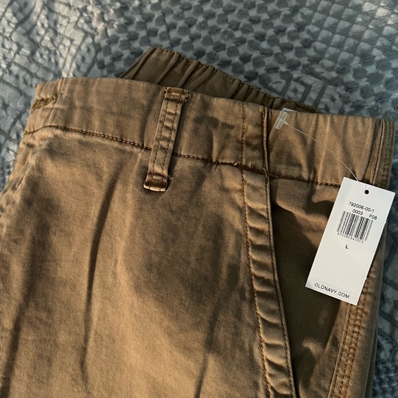 Old Navy Classic Khaki Trousers - Picture 1 of 4
